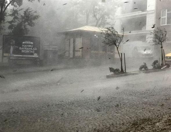 İstanbul kuvvetli yağışa teslim