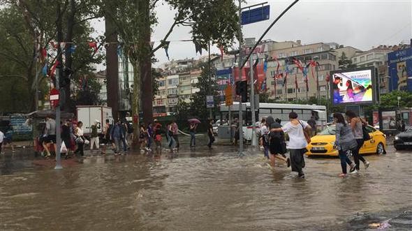 İstanbul kuvvetli yağışa teslim