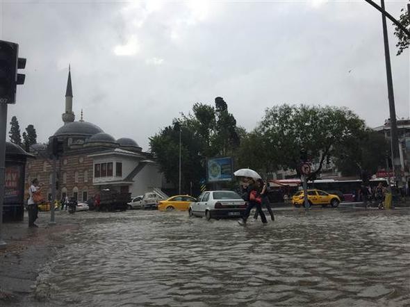 İstanbul kuvvetli yağışa teslim