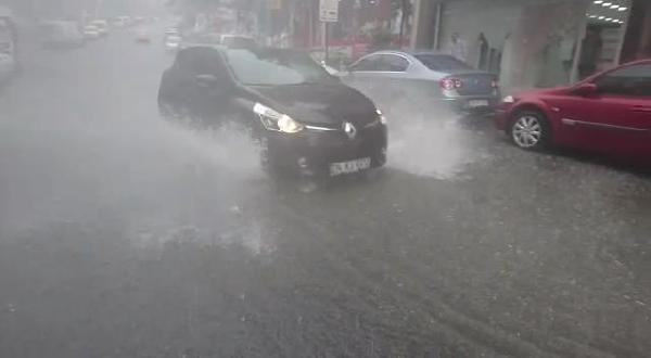 İstanbul kuvvetli yağışa teslim