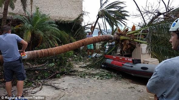 Irma kasırgası ünlü milyarderin lüks adasını bu hale getirdi