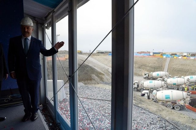 Üçüncü Havalimanı'nın tamamlanan yolcu köprüleri ilk kez görüntülendi