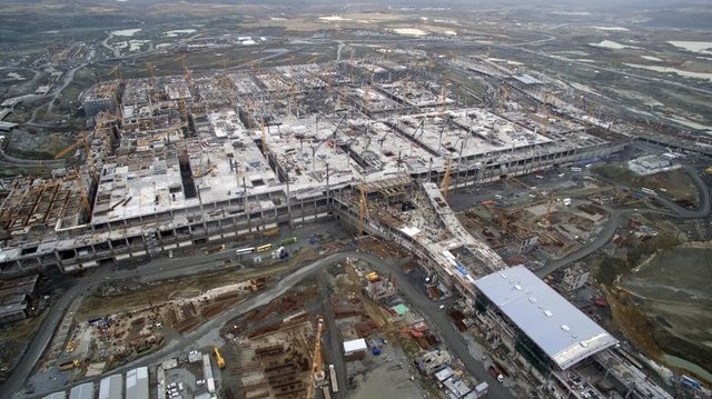 Üçüncü Havalimanı'nın tamamlanan yolcu köprüleri ilk kez görüntülendi