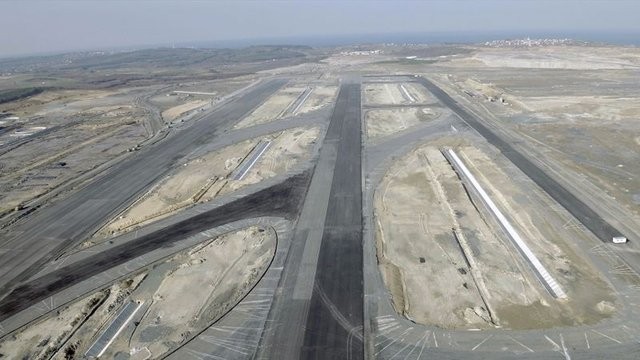 Üçüncü Havalimanı'nın tamamlanan yolcu köprüleri ilk kez görüntülendi