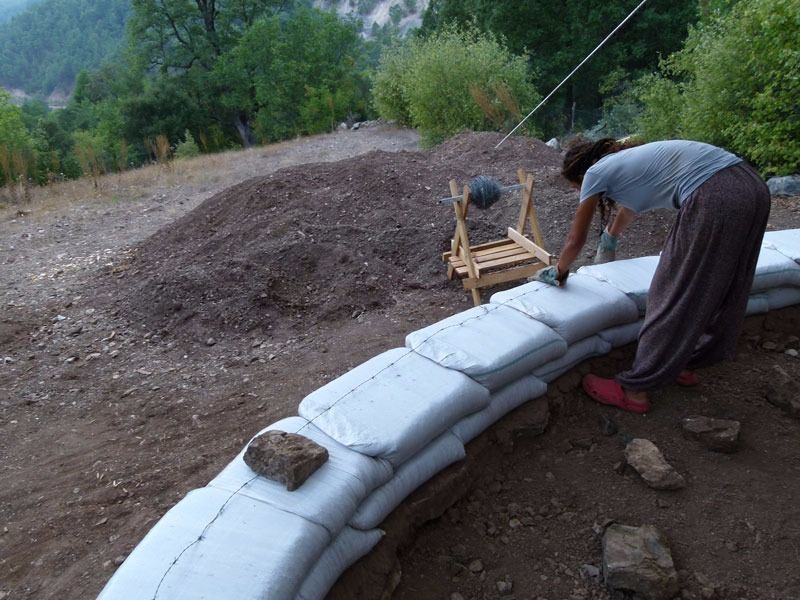 Bu evin yeri görenleri şaşkına çeviriyor!