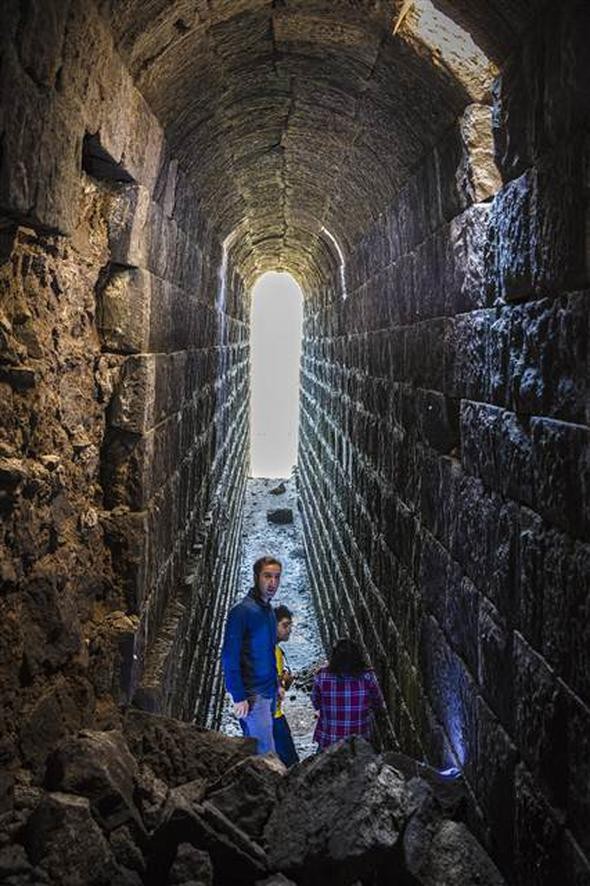 38 yıl sonra baraj suları çekilince ortaya çıktı