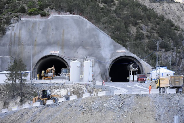 Yeni Zigana tünelinde 7 bin 700 metre kazıldı