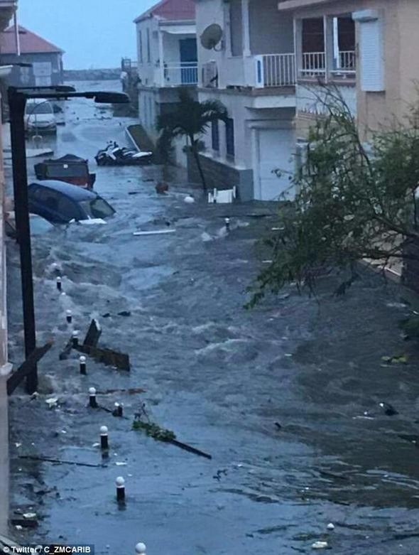 Irma kasırgası dünyaca ünlü plajı harabeye çevirdi