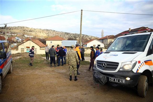 Düşen askeri uçağın enkazından ilk fotoğraflar