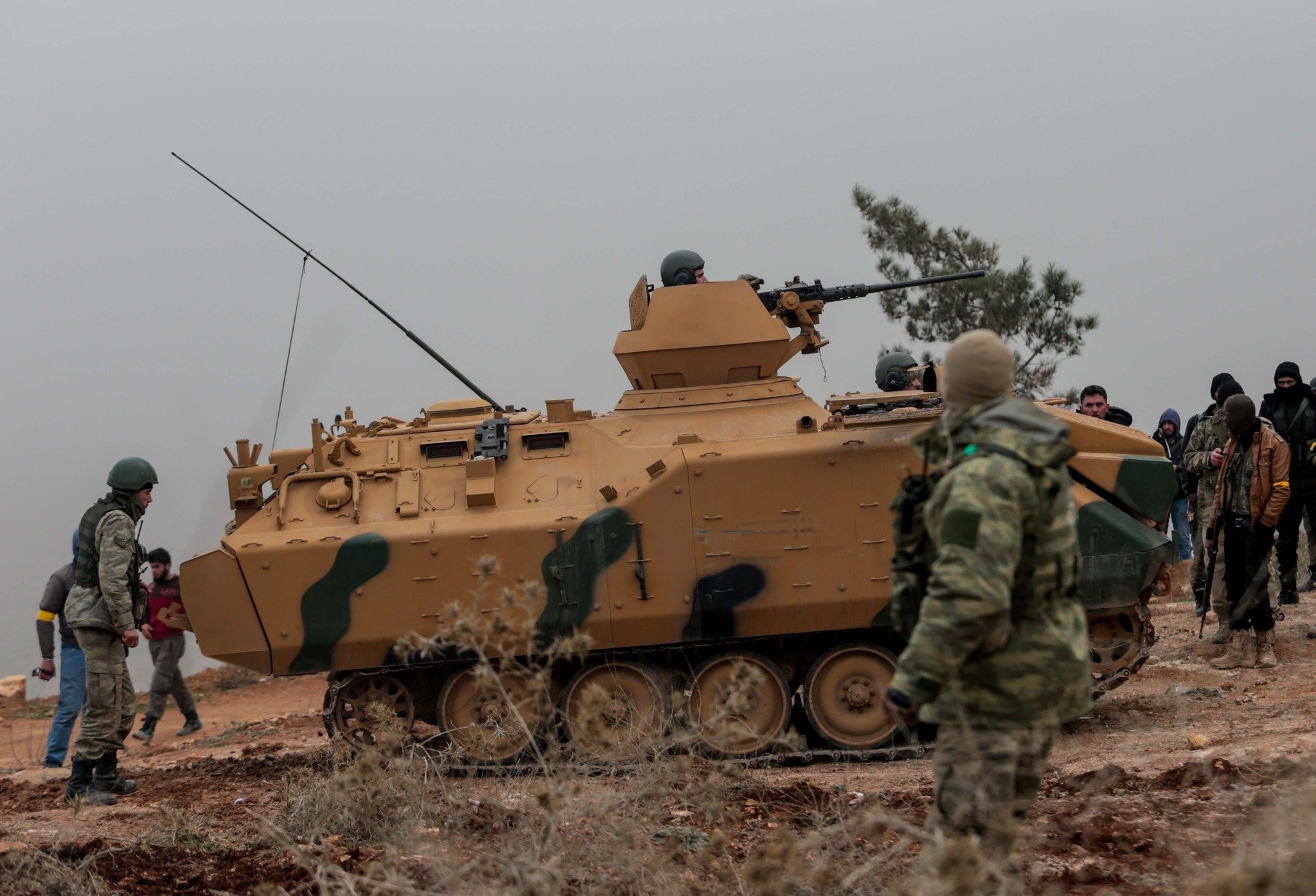 Mehmetçik cephede böyle görüntüledi! Sınır hattından sıcak görüntüler