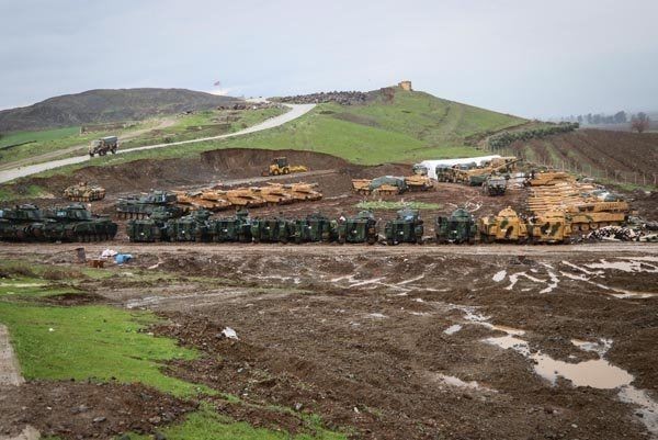 Ant içen komandolar Afrin'e hareket etti