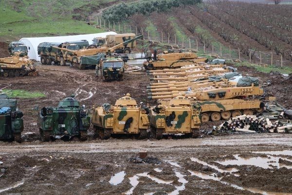 Ant içen komandolar Afrin'e hareket etti