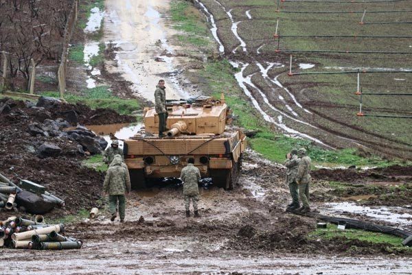 Ant içen komandolar Afrin'e hareket etti