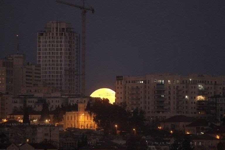 Süper Kanlı Mavi Ay Tutulması'ndan ilk kareler