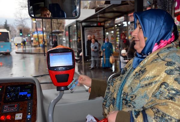 Maraş'ta başladı! Sadece kadınların bindiği özel otobüs