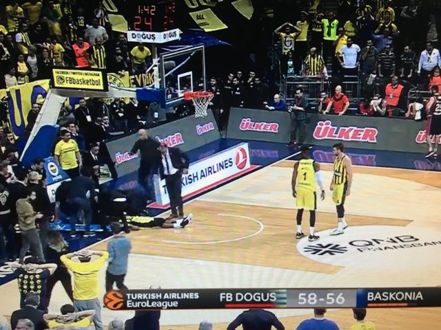 Yere düşen Fenerbahçeli James Nunnally korkuttu