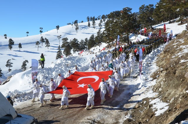 50 bin kişi Sarıkamış Şehitleri için yürüdü