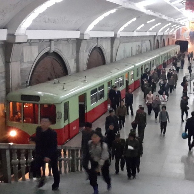 Kuzey Kore'den Kim Jong un'u kızdıracak kareler