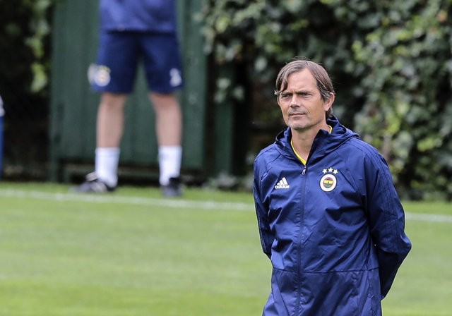 Fenerbahçe taraftarlarında Cocu isyanı