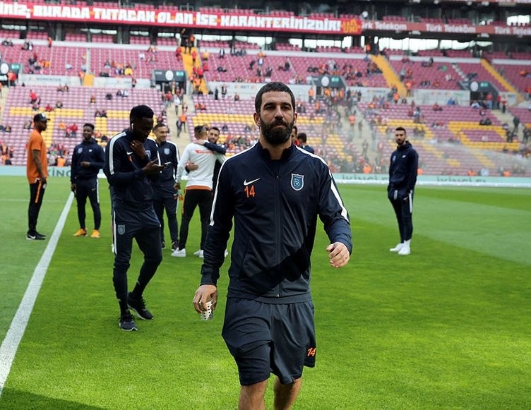 Hıncal Uluç Arda Turan'ı yerden yere vurdu! 