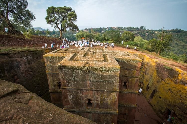 Dünya üzerinde eşi benzeri olmayan Rock-Hewn kiliseleri 