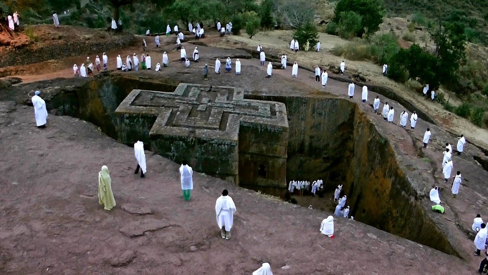 Dünya üzerinde eşi benzeri olmayan Rock-Hewn kiliseleri 