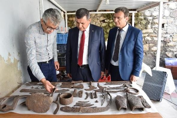 Çanakkale’de 1500 yıllık küp bulundu! İşte içinden çıkanlar…