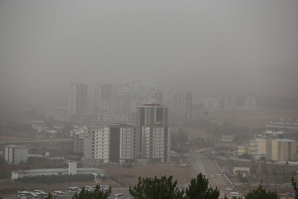 Güneydoğu Anadolu'da göz gözü görmüyor!