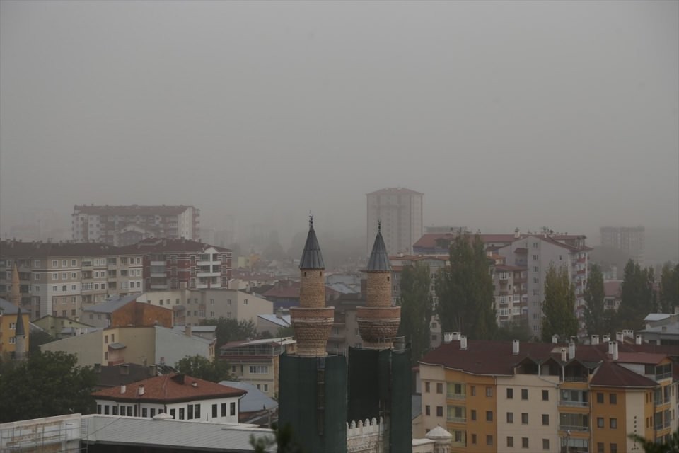 Güneydoğu Anadolu'da göz gözü görmüyor!