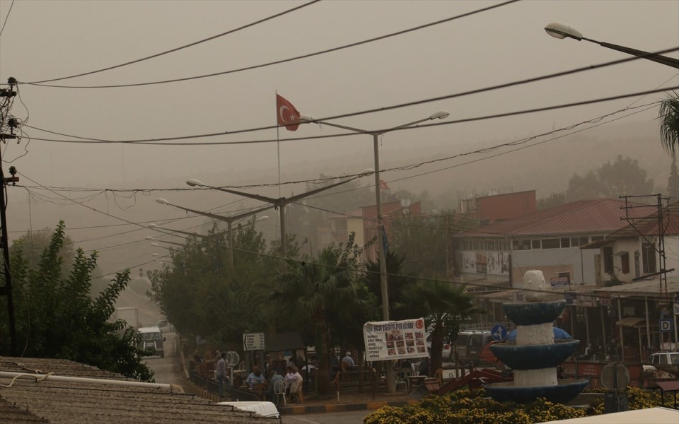 Güneydoğu Anadolu'da göz gözü görmüyor!