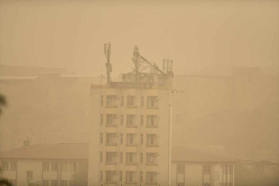 Güneydoğu Anadolu'da göz gözü görmüyor!