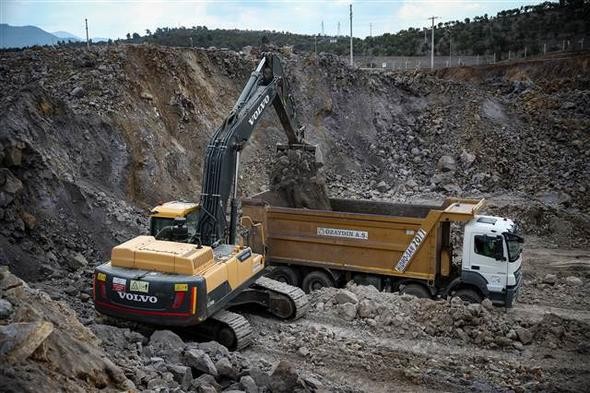 20 gramlık altın bilezik için 5 ton kaya işliyorlar