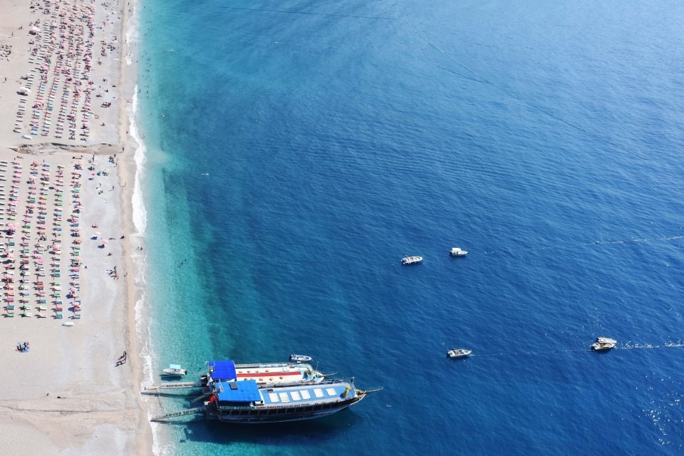 Ölüdeniz uçuş pilotlarını büyülüyor