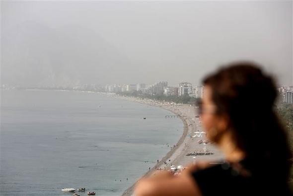 Toz bulutu Antalya'ya ulaştı!