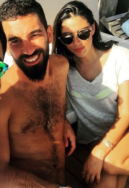 Arda Turan baba oldu!