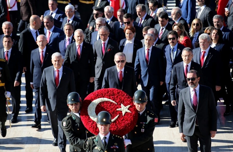 Devlet erkanı Anıtkabir'i ziyaret etti