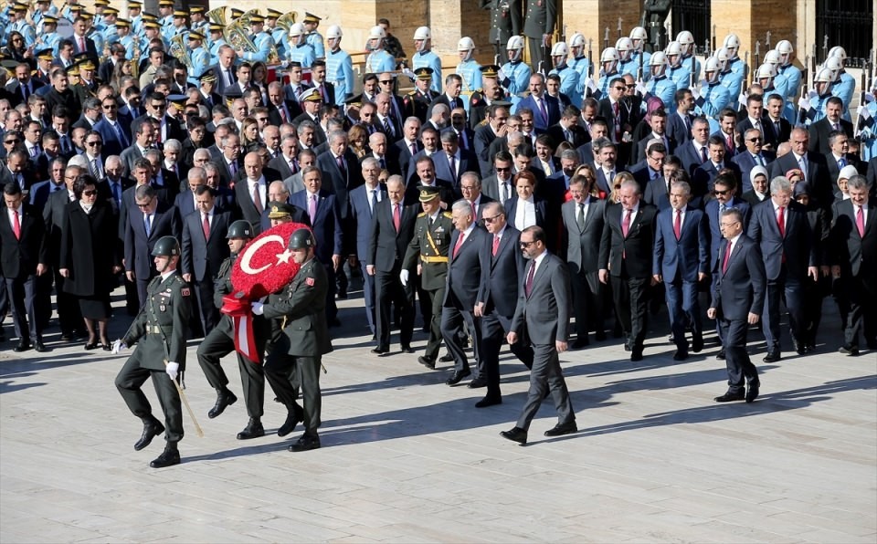 Devlet erkanı Anıtkabir'i ziyaret etti