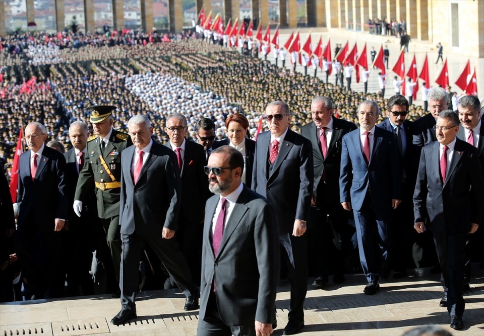 Devlet erkanı Anıtkabir'i ziyaret etti