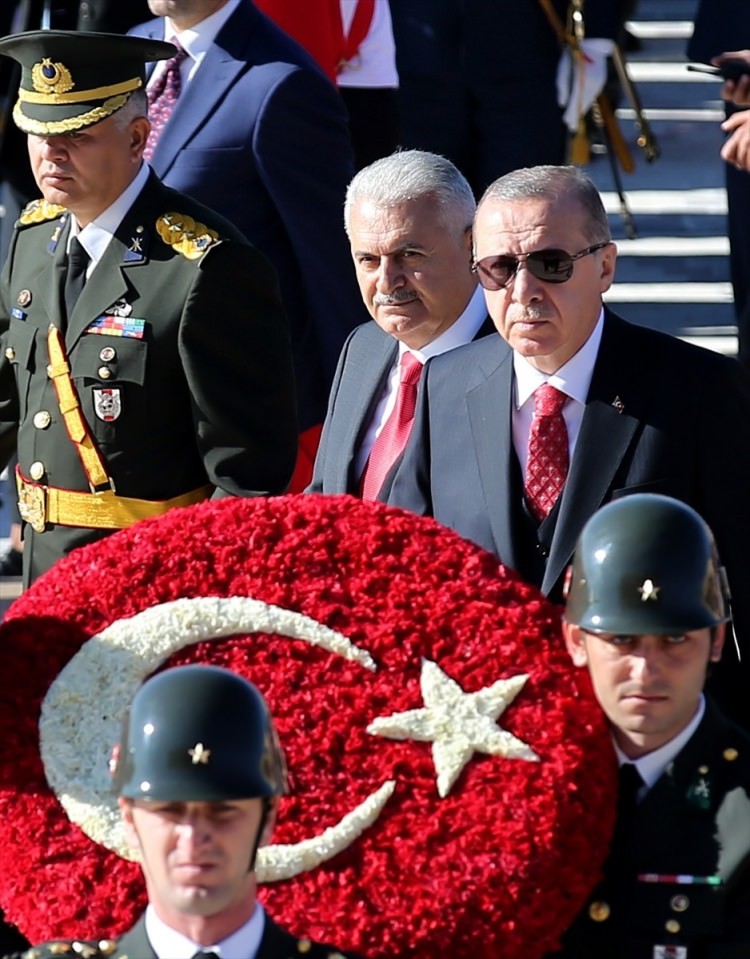 Devlet erkanı Anıtkabir'i ziyaret etti