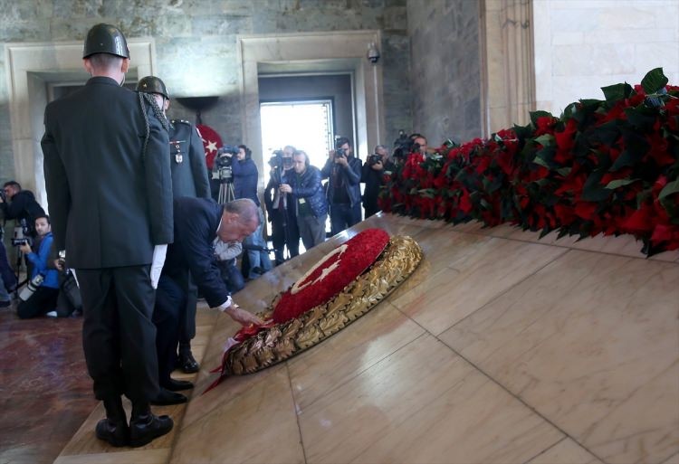 Devlet erkanı Anıtkabir'i ziyaret etti