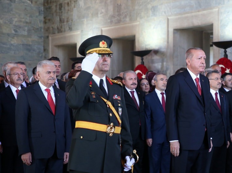 Devlet erkanı Anıtkabir'i ziyaret etti