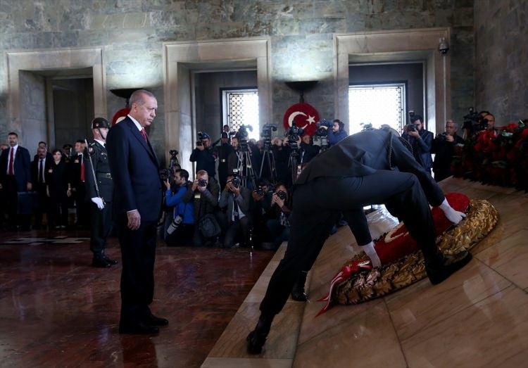 Devlet erkanı Anıtkabir'i ziyaret etti