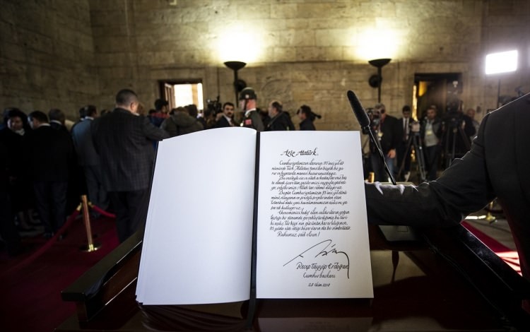 Devlet erkanı Anıtkabir'i ziyaret etti