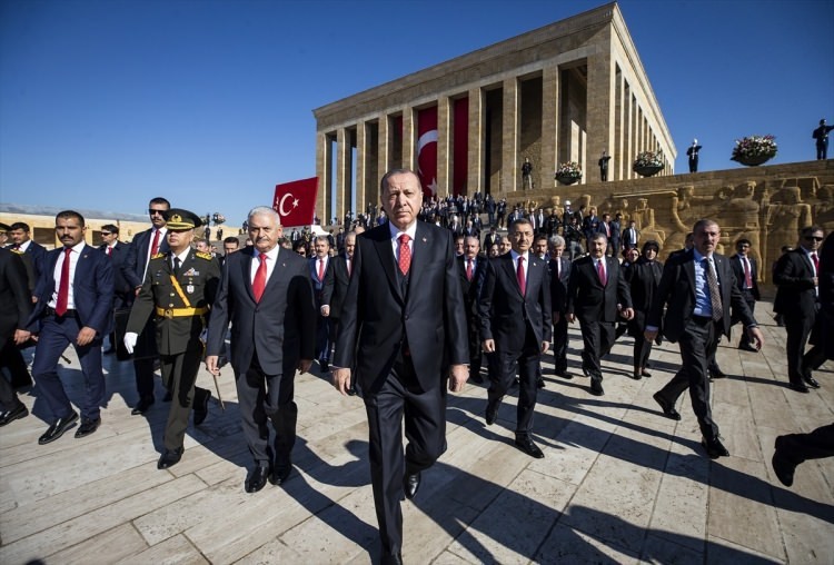 Devlet erkanı Anıtkabir'i ziyaret etti