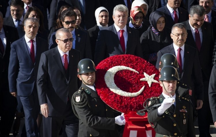 Devlet erkanı Anıtkabir'i ziyaret etti