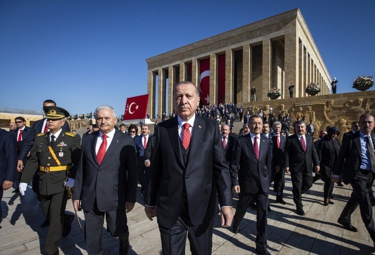 Devlet erkanı Anıtkabir'i ziyaret etti