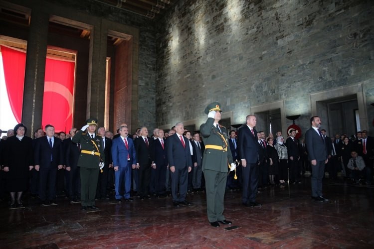 Devlet erkanı Anıtkabir'i ziyaret etti