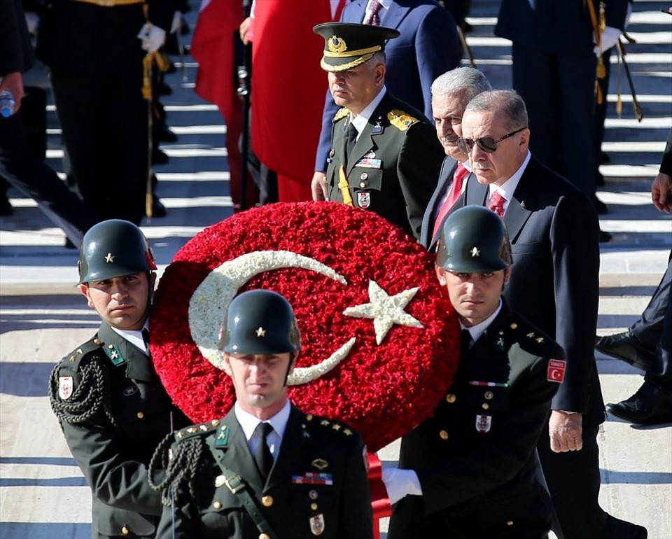 Devlet erkanı Anıtkabir'i ziyaret etti