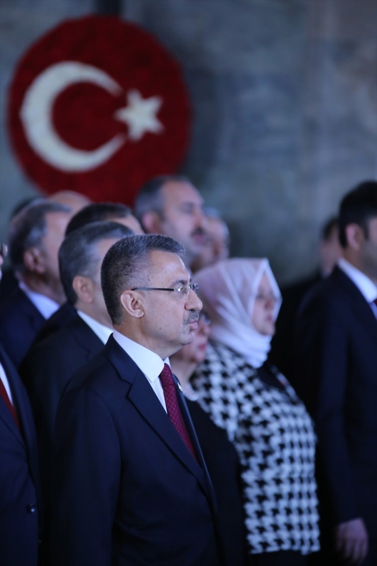 Devlet erkanı Anıtkabir'i ziyaret etti