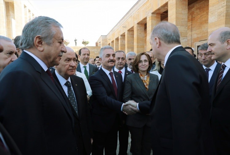 Devlet erkanı Anıtkabir'i ziyaret etti